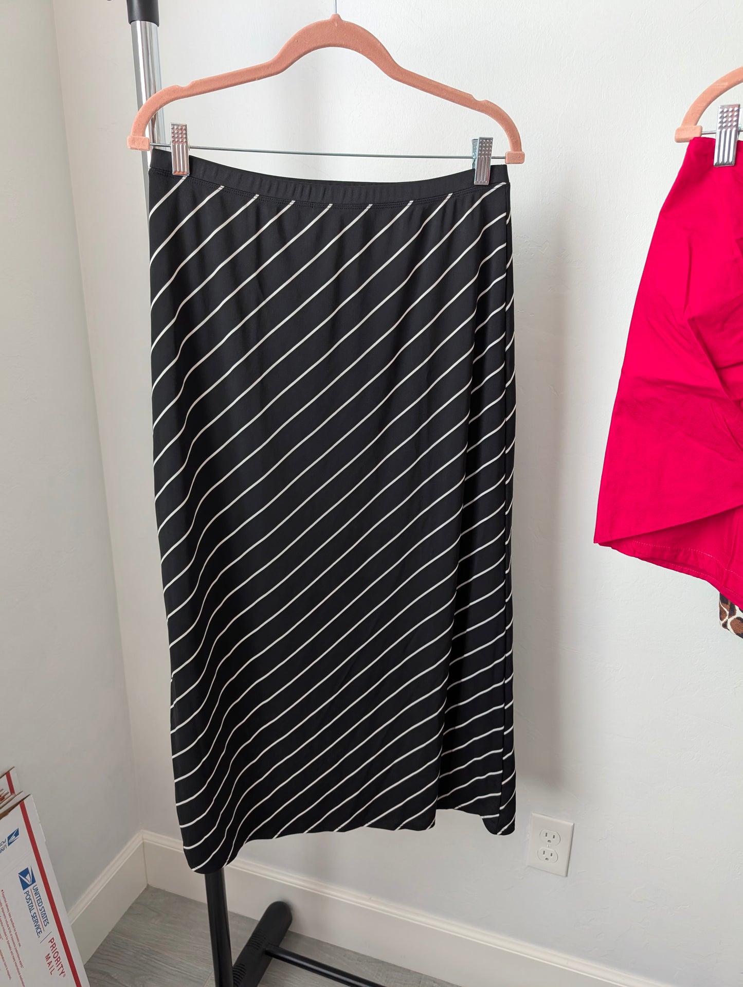 Bundle: Skirts Pink, Black, Brown & Green Shorts Size 29 Waist