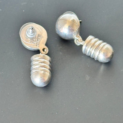 Mexico 925 Sterling Silver Dangle Earrings
Bold and beautiful vintage earring.