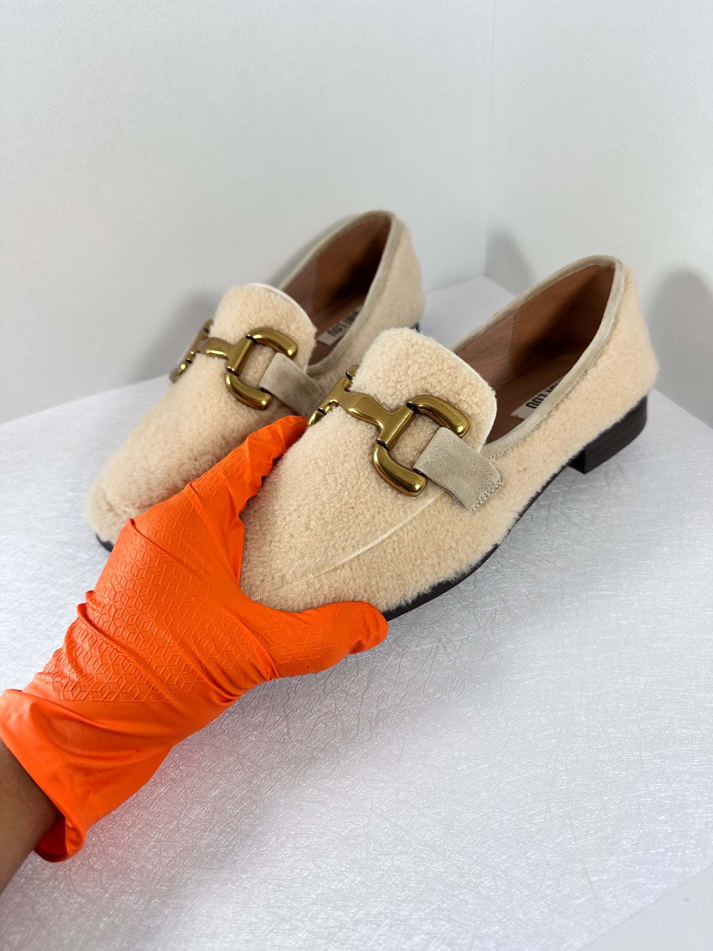 Bibi Lou Sherpa Loafers Cream Teddy Fur Gold Chain Hardware Size EU 39 US 8.5 or 9