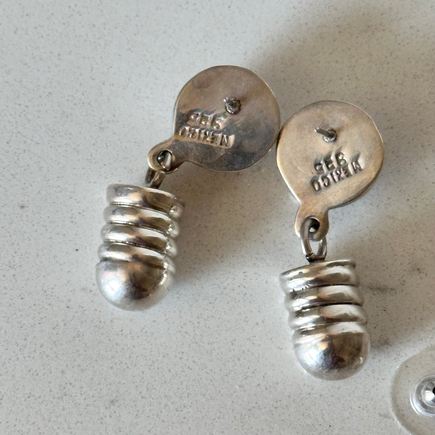 Mexico 925 Sterling Silver Dangle Earrings
Bold and beautiful vintage earring.