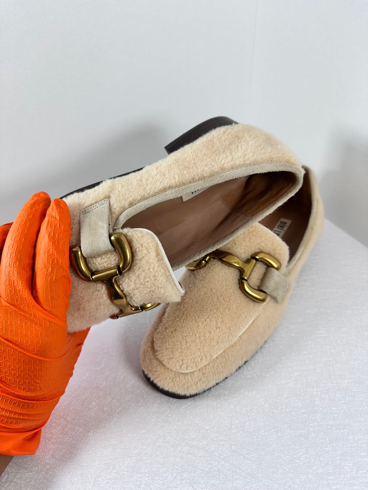 Bibi Lou Sherpa Loafers Cream Teddy Fur Gold Chain Hardware Size EU 39 US 8.5 or 9