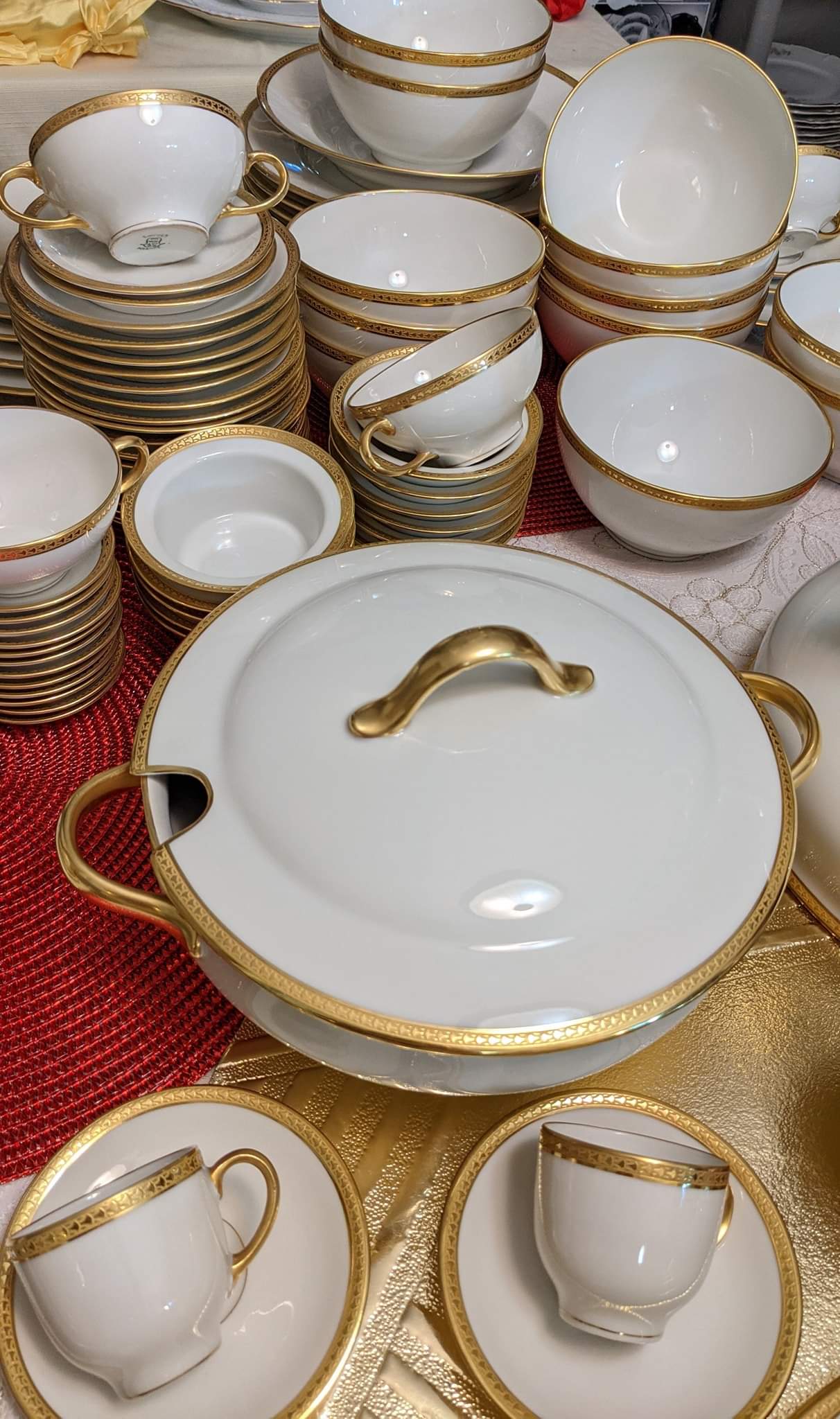 Antique Limoges W.G. & Co. 164-Piece Porcelain China Set – Gold Rim – 1900s-1932 – France