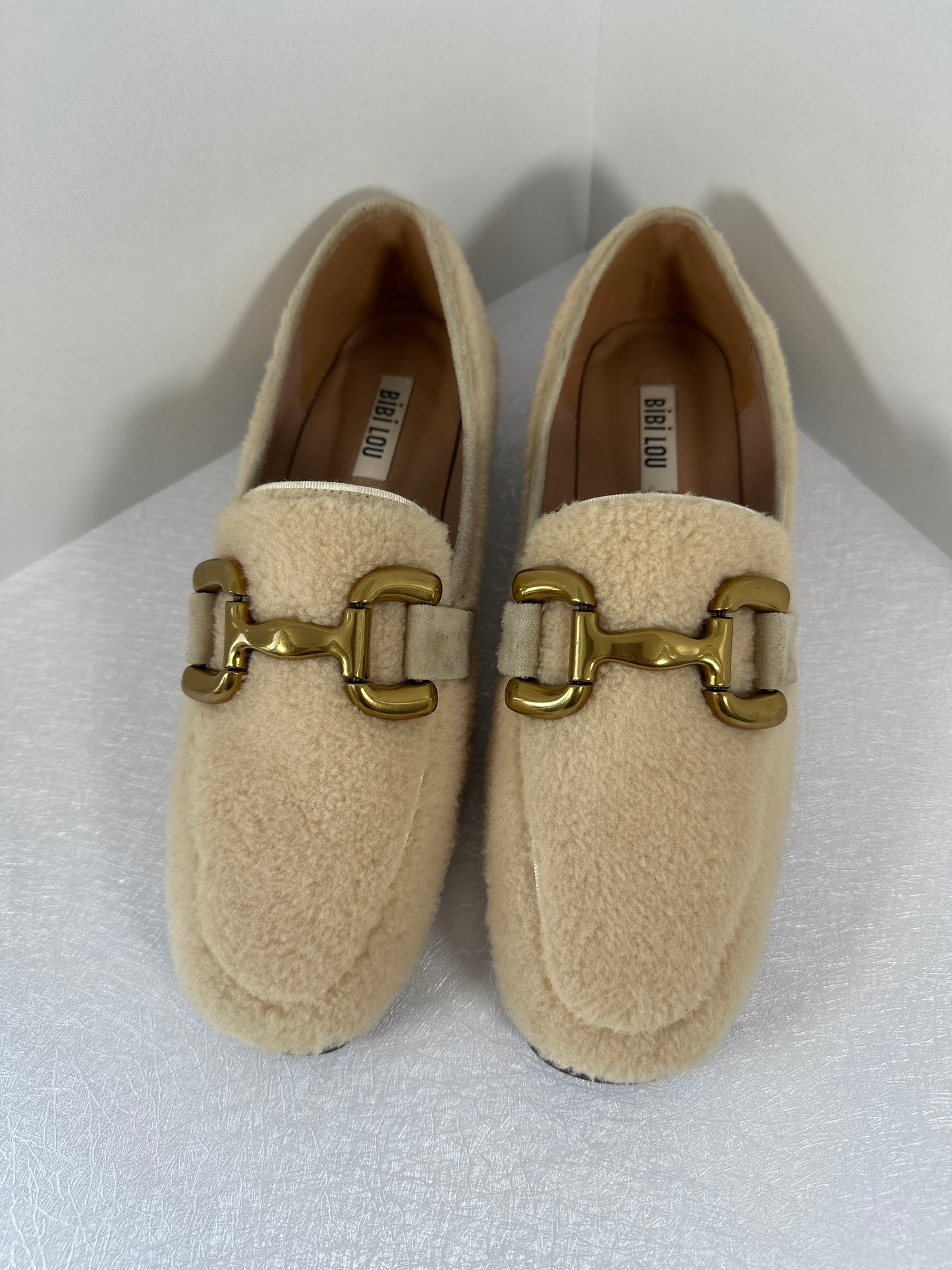 Bibi Lou Sherpa Loafers Cream Teddy Fur Gold Chain Hardware Size EU 39 US 8.5 or 9