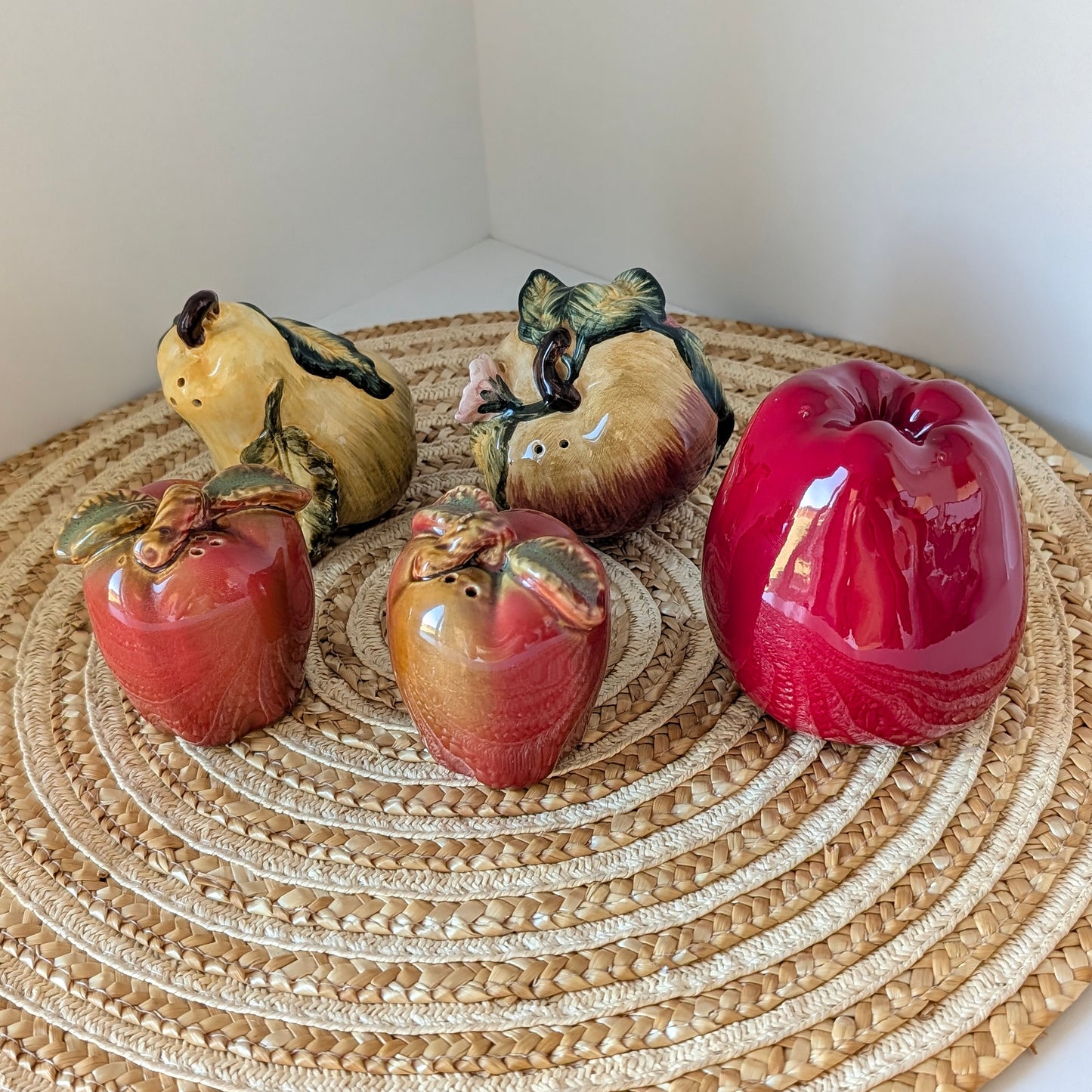 4 Apple & Pear Salt & Pepper Shakers & 1 Ceramic Red Apple Super Cute