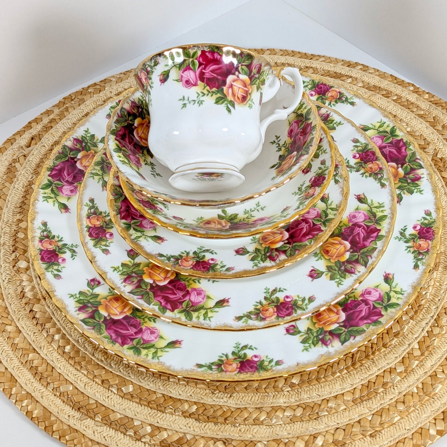 Royal Albert Old Country Roses Bone China 6 Pieces Place Setting Made In ENGLAND