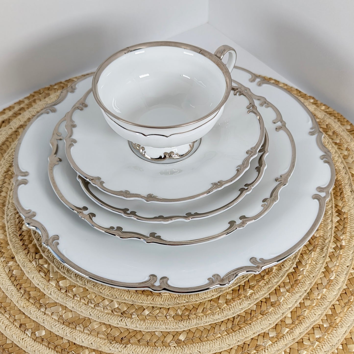 Hutschenreuther, Revere, Sylvia Platinum Trim 5 Pieces Place Setting