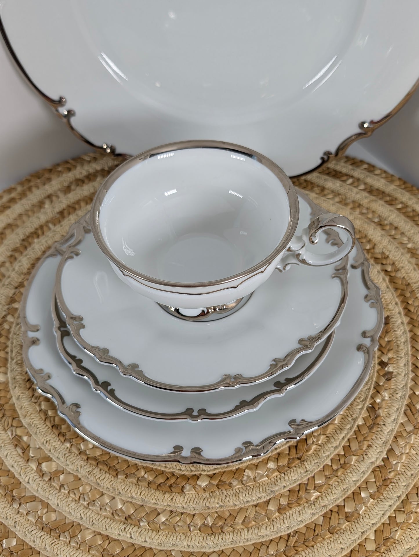 Hutschenreuther, Revere, Sylvia Platinum Trim 5 Pieces Place Setting