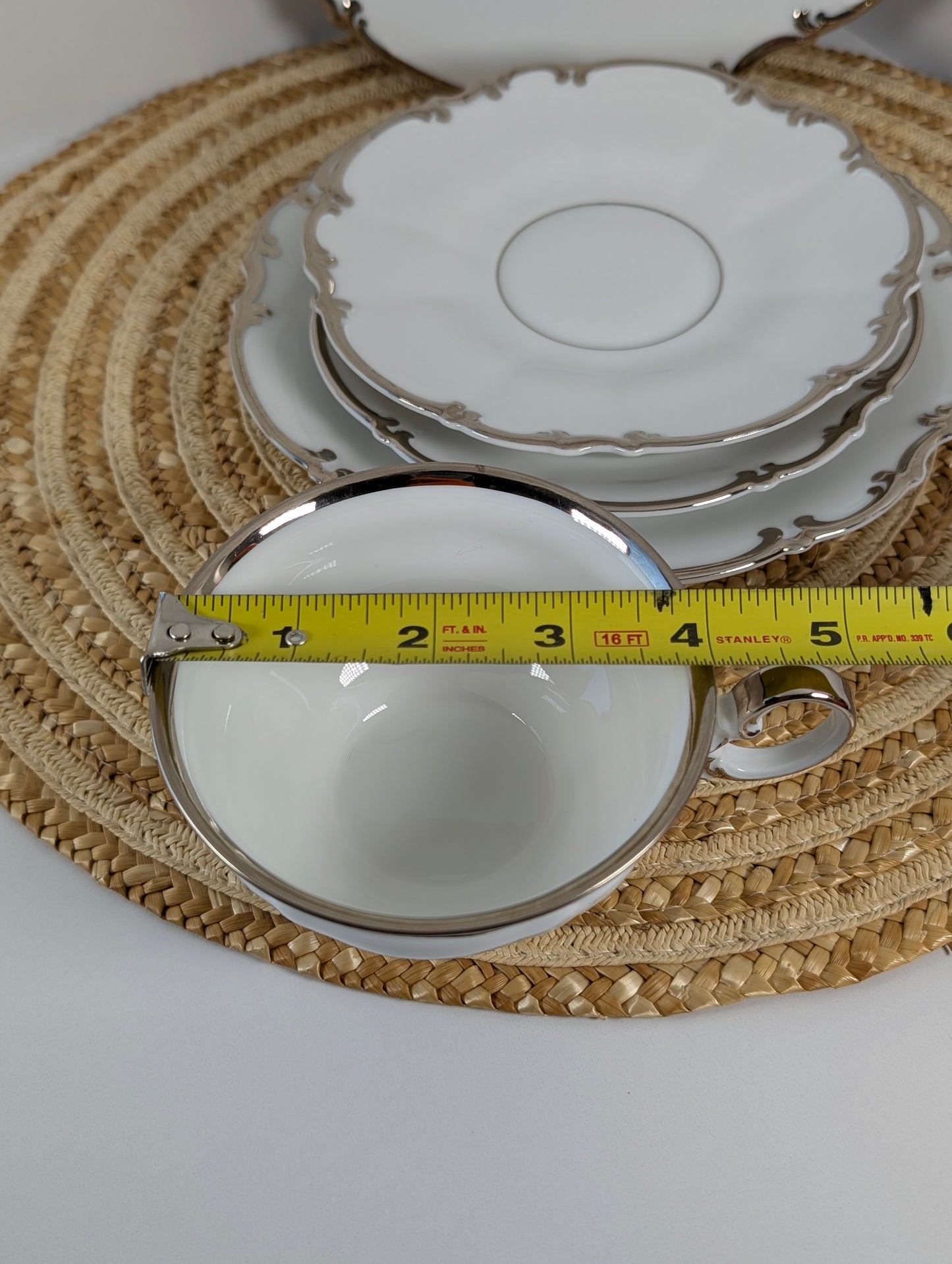 Hutschenreuther, Revere, Sylvia Platinum Trim 5 Pieces Place Setting