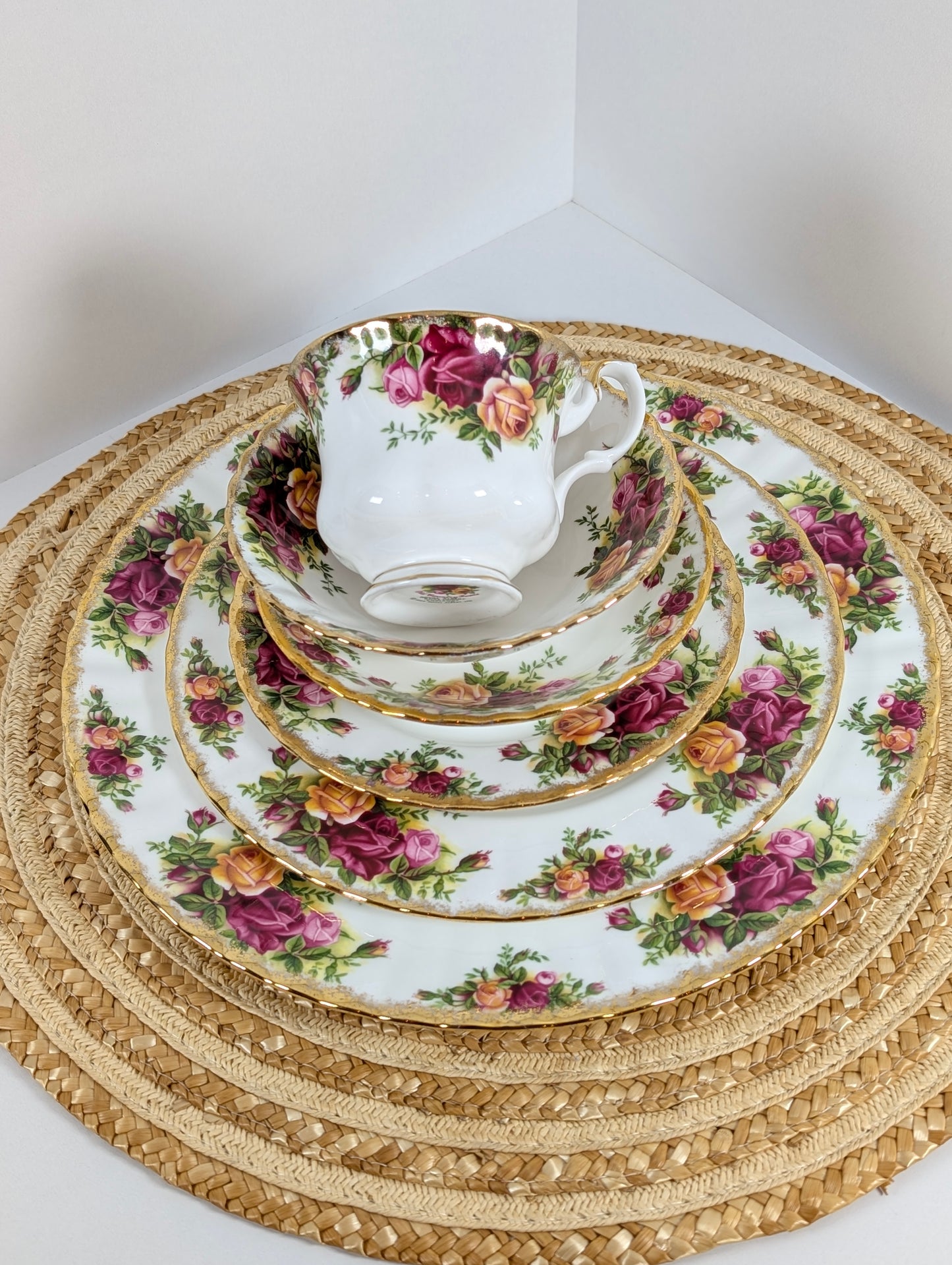 Royal Albert Old Country Roses Bone China 6 Pieces Place Setting Made In ENGLAND