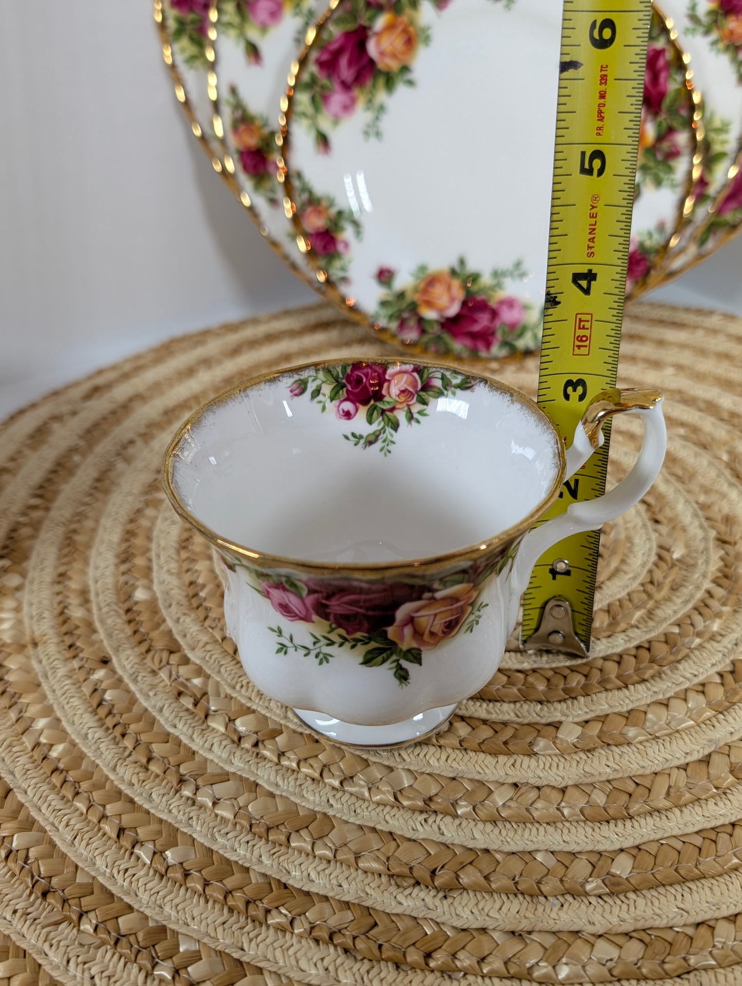 Royal Albert Old Country Roses Bone China 6 Pieces Place Setting Made In ENGLAND