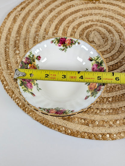 Royal Albert Old Country Roses Bone China 6 Pieces Place Setting Made In ENGLAND