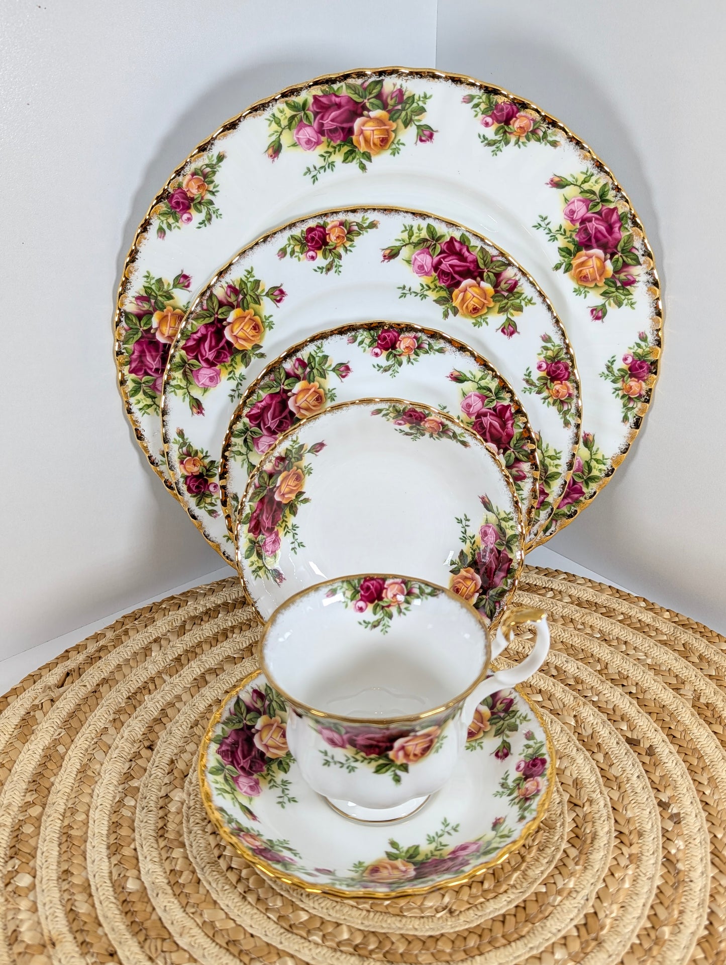 Royal Albert Old Country Roses Bone China 6 Pieces Place Setting Made In ENGLAND