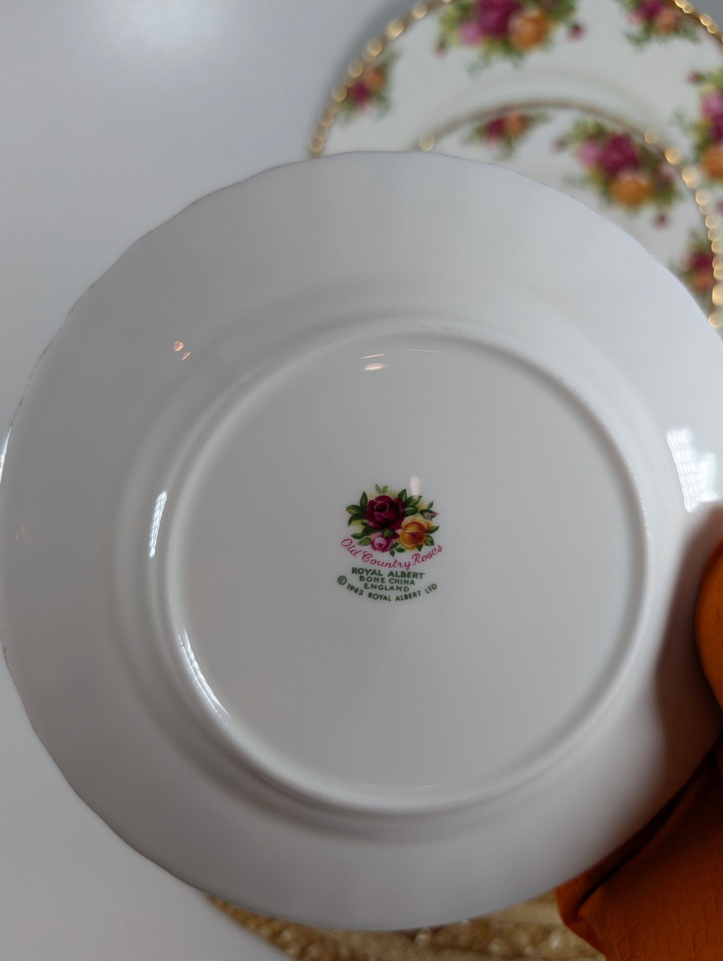 Royal Albert Old Country Roses Bone China 6 Pieces Place Setting Made In ENGLAND