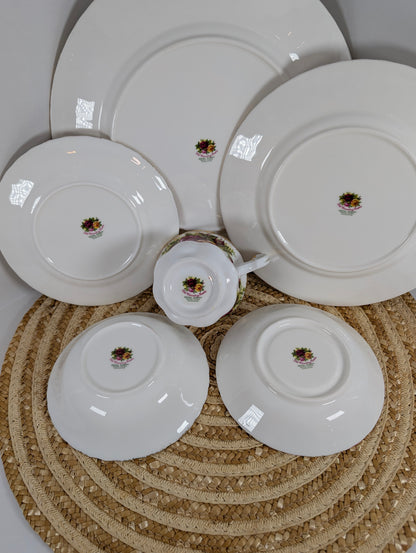 Royal Albert Old Country Roses Bone China 6 Pieces Place Setting Made In ENGLAND