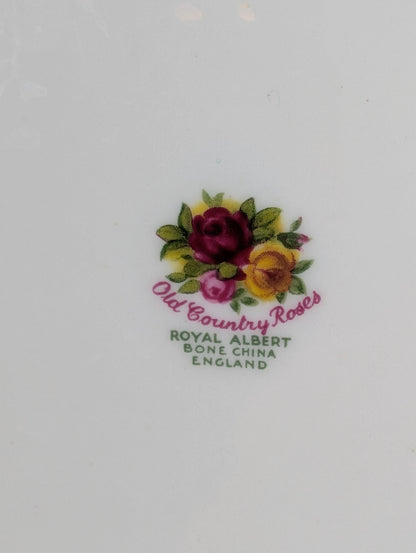 Royal Albert Old Country Roses Bone China 6 Pieces Place Setting Made In ENGLAND
