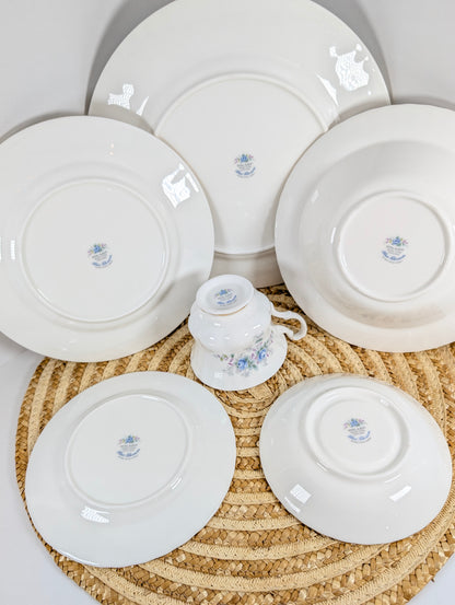 Royal Albert Blue Blossoms Made In England 6 Pieces Place Setting