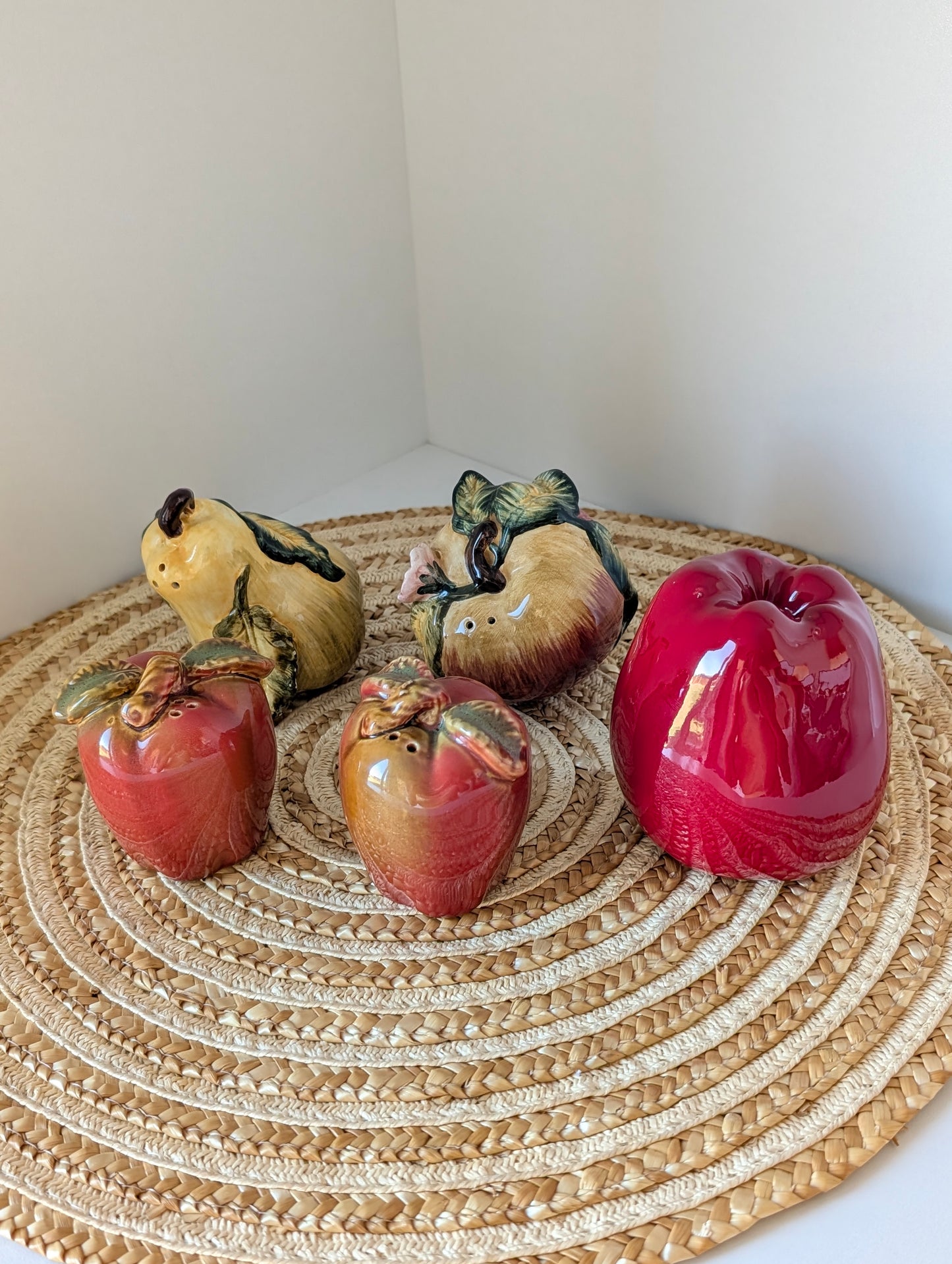 4 Apple & Pear Salt & Pepper Shakers & 1 Ceramic Red Apple Super Cute