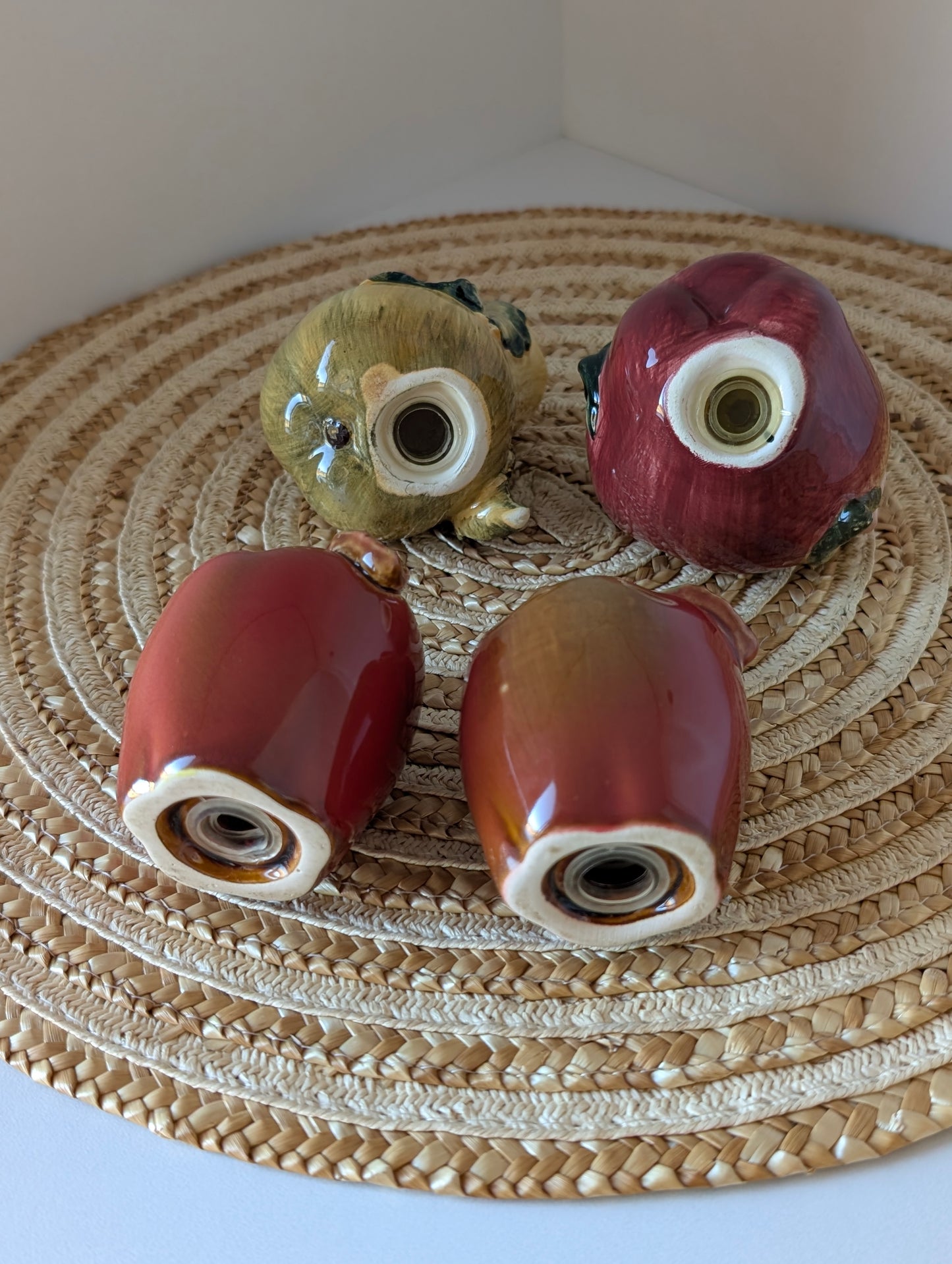4 Apple & Pear Salt & Pepper Shakers & 1 Ceramic Red Apple Super Cute