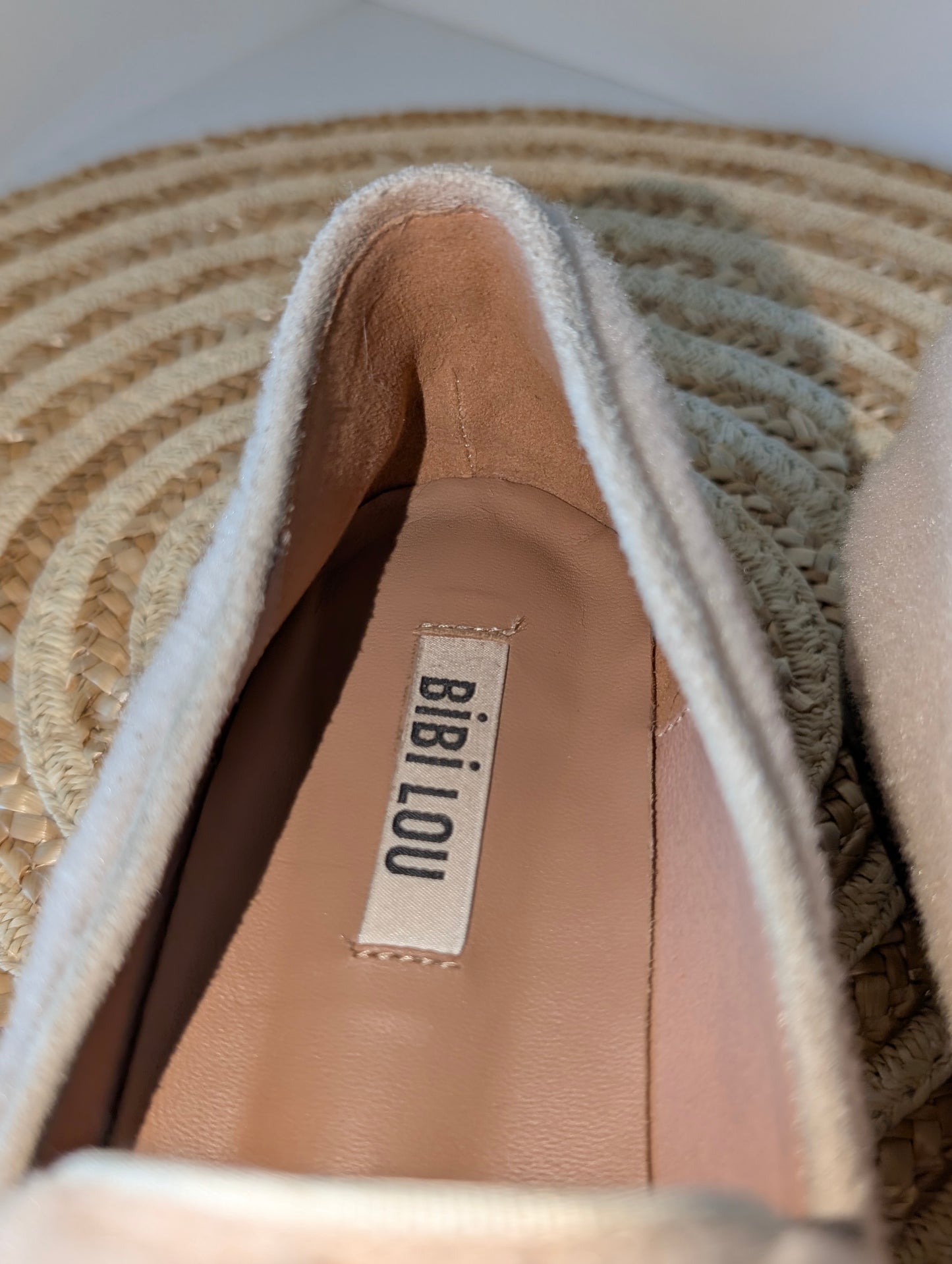 Bibi Lou Sherpa Loafers Cream Teddy Fur Gold Chain Hardware Size EU 39 US 8.5 or 9